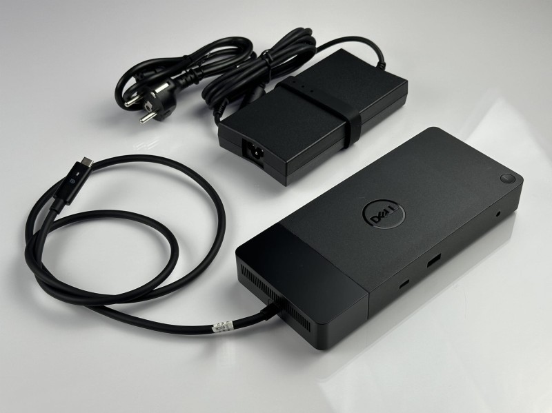 Dell WD19 – stacja dokująca 130W. Wielofunkcyjna, z licznymi portami, umożliwia szybkie ładowanie i podłączenie wielu urządzeń jednocześnie (2).JPG