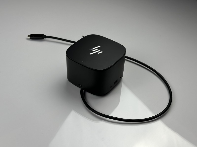 HP Thunderbolt Dock 120W G2 – wszechstronna stacja dokująca, która zapewnia szybkie połączenie i zasilanie, idealna dla maksymalnej produktywności.jpg