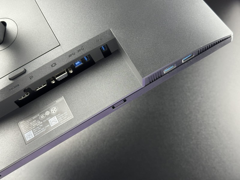 Monitor DELL P2222H 21.5 FHD – doskonały obraz, redukcja niebieskiego światła i pełna regulacja pozycji. Komfort pracy każdego dnia (15).JPG