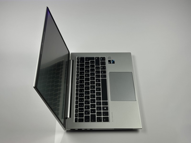 HP EliteBook 840 G9 – moc i prywatność w jednym! i7-1270P, matryca FHD+ z filtrem prywatyzującym – komfortowo i bezpiecznie gdziekolwiek jesteś (10).JPG