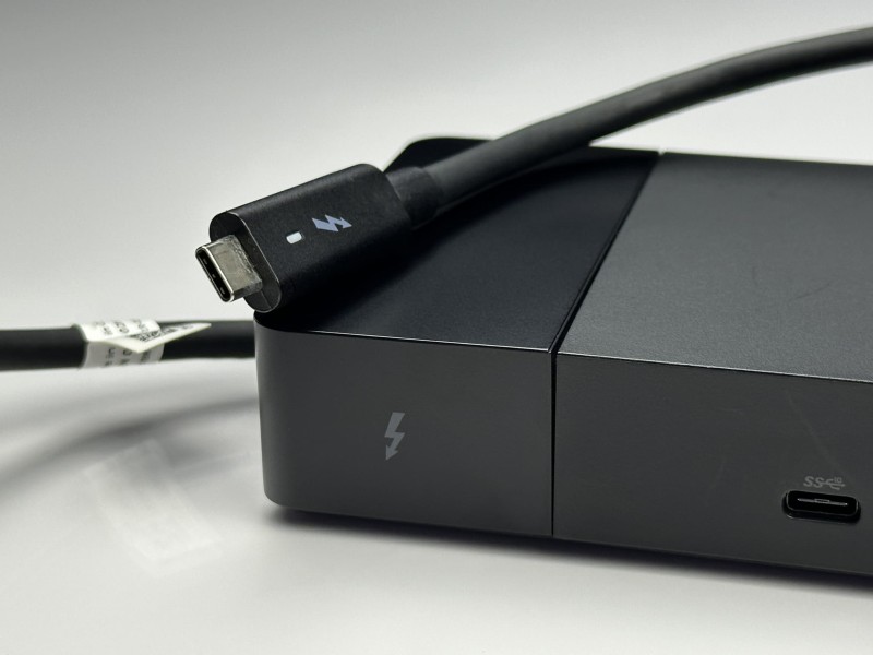 Stacja dokująca Dell WD19TBS z zasilaczem 180W – zaawansowana stacja zapewniająca szybkie ładowanie i szerokie możliwości podłączeń (4).JPG