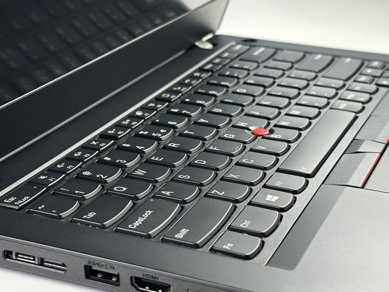 Lenovo ThinkPad L14 Gen 1 z i5-10210U i ekranem FHD – solidny laptop biznesowy z klawiaturą US (PL QWERTY), idealny do pracy biurowej i zdalnej.