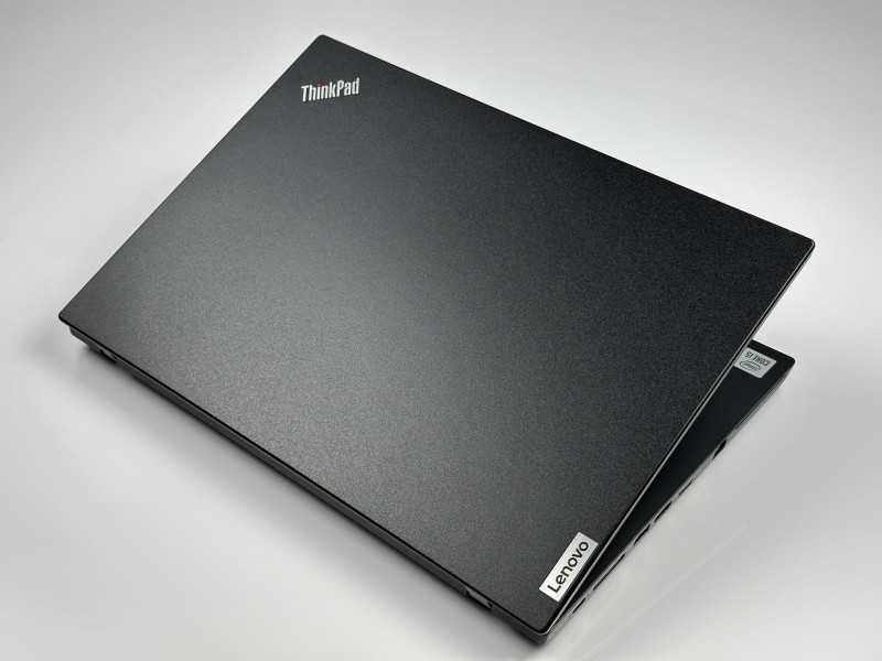 Lenovo ThinkPad L14 Gen 1 z i5-10210U i ekranem FHD – solidny laptop biznesowy z klawiaturą US (PL QWERTY), idealny do pracy biurowej i zdalnej.