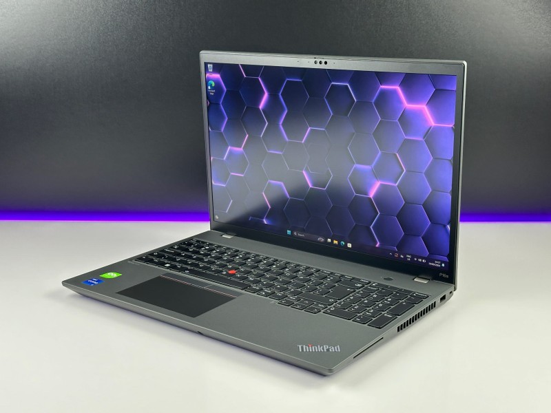 Laptop Lenovo ThinkPad P16s Gen 2 mobilna stacja robocza. Wydajność i świetna jakość w rozsądnej cenie. Ekran FHD 16 cali, kamera, cienkie ramki.