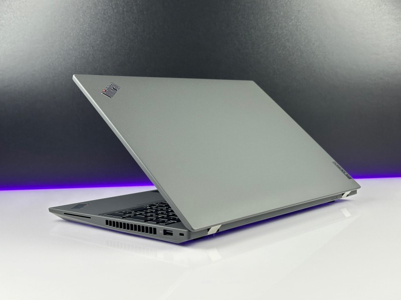 Laptop Lenovo ThinkPad P16s Gen 2 mobilna stacja robocza. Wydajność i świetna jakość w rozsądnej cenie. Ekran FHD 16 cali, kamera, cienkie ramki.