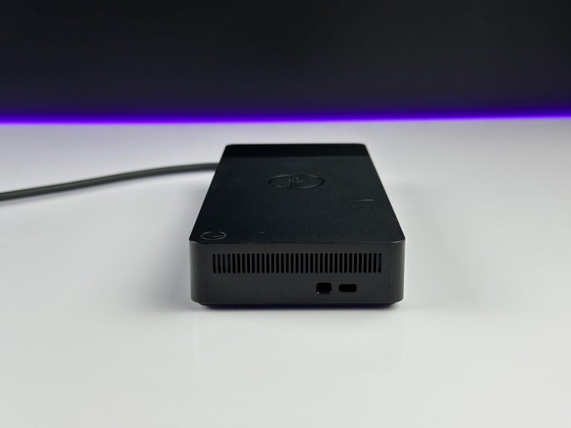 Dell WD19 – stacja dokująca 130W. Wielofunkcyjna, z licznymi portami, umożliwia szybkie ładowanie i podłączenie wielu urządzeń jednocześnie (4).JPG