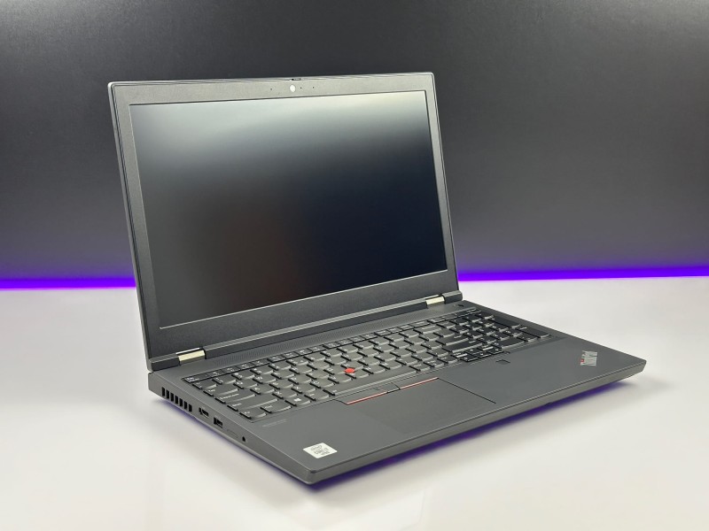 Lenovo ThinkPad P15 Gen 1 z i7-10850H, matrycą FHD i grafiką T1000 (4GB) to wydajność i niezawodność, które sprostają wymagającym zadaniom.