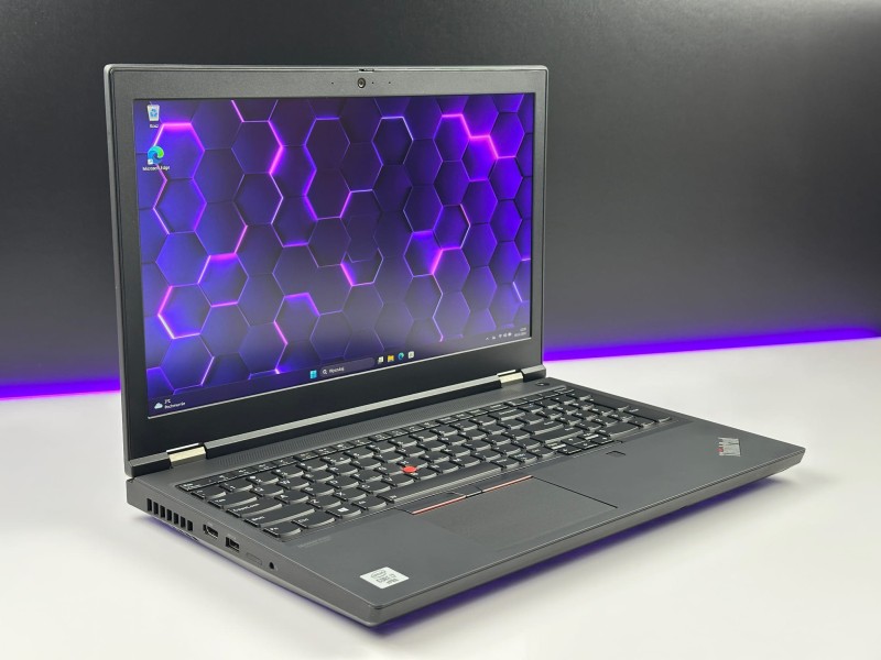 Lenovo ThinkPad P15 Gen 1 z i7-10850H, matrycą FHD i grafiką T1000 (4GB) to wydajność i niezawodność, które sprostają wymagającym zadaniom.