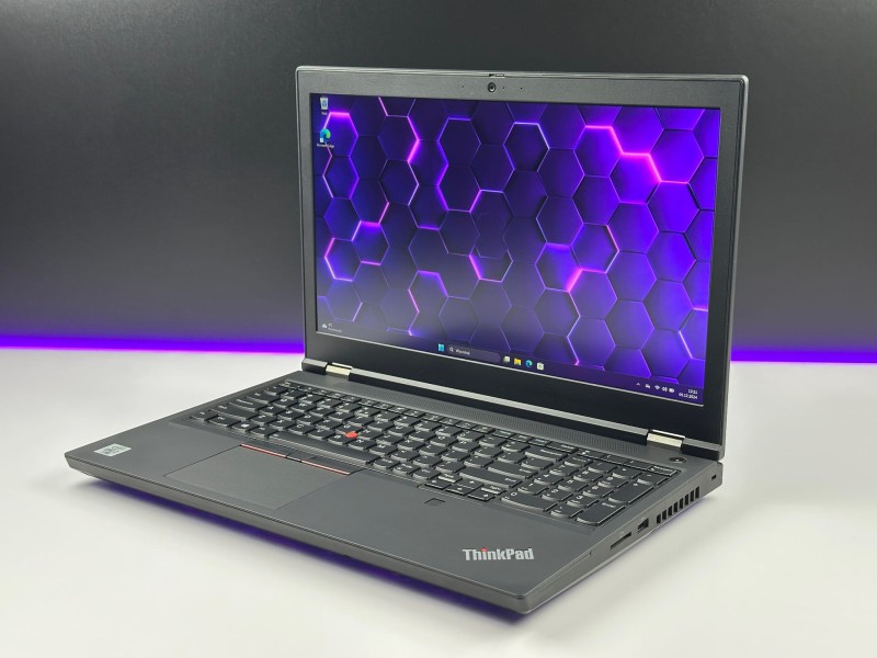 Lenovo ThinkPad P15 Gen 1 z i7-10850H, matrycą FHD i grafiką T1000 (4GB) to wydajność i niezawodność, które sprostają wymagającym zadaniom.