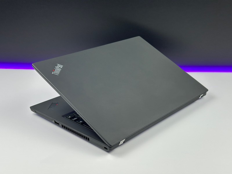 Lenovo ThinkPad T14 Gen 2 z i7-1185G7 i matrycą FHD – niezawodność i styl w kompaktowej formie, idealnej do pracy i codziennych wyzwań!
