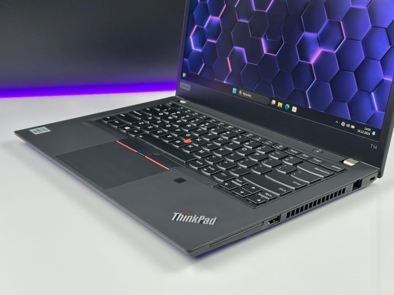 Lenovo ThinkPad T14 Gen 1 z Intel i5-10310U – szybka, niezawodna praca i mobilność w eleganckim wydaniu, idealna do codziennych wyzwań. 14calowy laptop używany.  (5).JPG