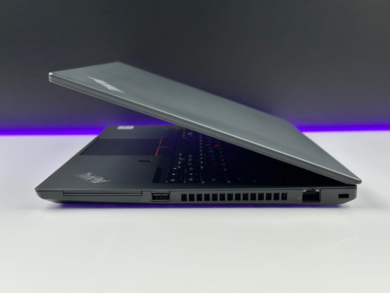 Lenovo ThinkPad T14 Gen 1 z Intel i5-10310U – szybka, niezawodna praca i mobilność w eleganckim wydaniu, idealna do codziennych wyzwań. 14calowy laptop używany.  (11).JPG