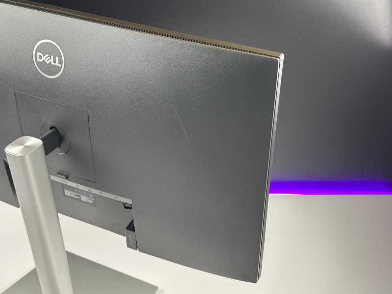 Dell P2721Q – 27" UHD 4K, 60 Hz, Flicker-Free i filtr światła niebieskiego. Krystaliczny obraz i komfort pracy na najwyższym poziomie!