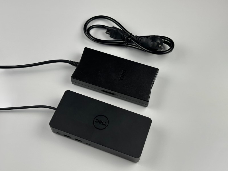 Dell Universal Dock D6000 – wszechstronna stacja dokująca z obsługą 3 ekranów 4K, łącznością USB-CUSB-A i szybkim transferem danych (1).JPG
