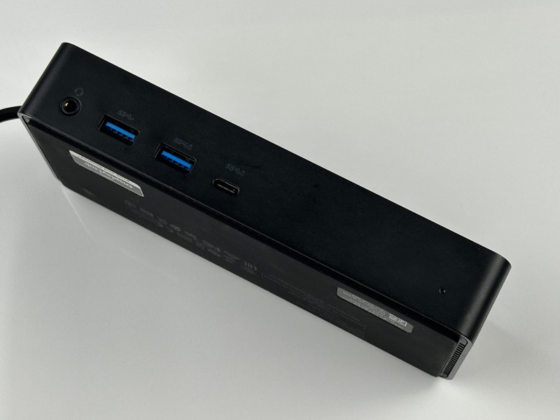 Dell Universal Dock D6000 – wszechstronna stacja dokująca z obsługą 3 ekranów 4K, łącznością USB-CUSB-A i szybkim transferem danych (15).JPG