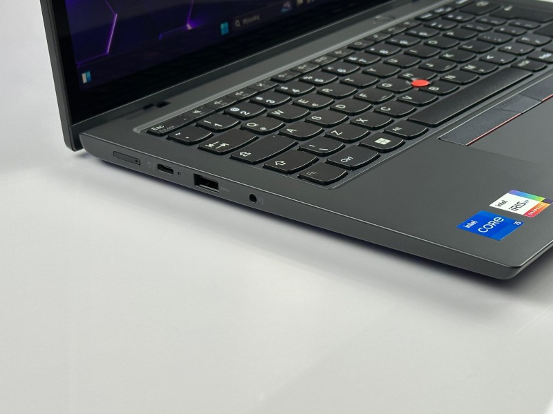 ThinkPad L13 Gen 4 Yoga – wszechstronność 2w1 w biznesowym wydaniu. i5-1335U, 16GB RAM i dotykowa matryca FHD+ w obrotowej konstrukcji (7).JPG