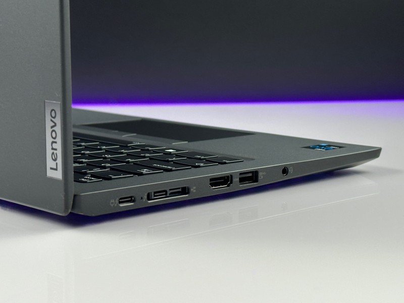 Lenovo ThinkPad T14s Gen 2 z procesorem i7-1165G7, 16GB RAM, matrycą FHD, LTE. Idealny dla profesjonalistów szukających wydajności i mobilności.  (7).JPG