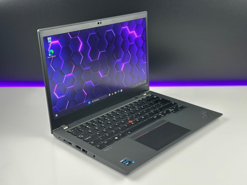 Lenovo ThinkPad T14s Gen 2 z procesorem i7-1165G7, 16GB RAM, matrycą FHD, LTE. Idealny dla profesjonalistów szukających wydajności i mobilności.