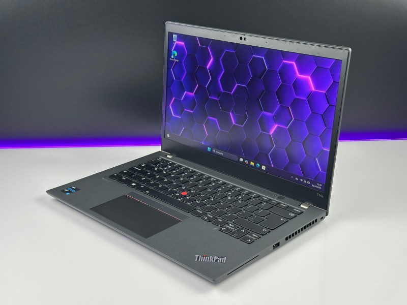 Lenovo ThinkPad T14s Gen 2 z procesorem i7-1165G7, 16GB RAM, matrycą FHD, LTE. Idealny dla profesjonalistów szukających wydajności i mobilności.