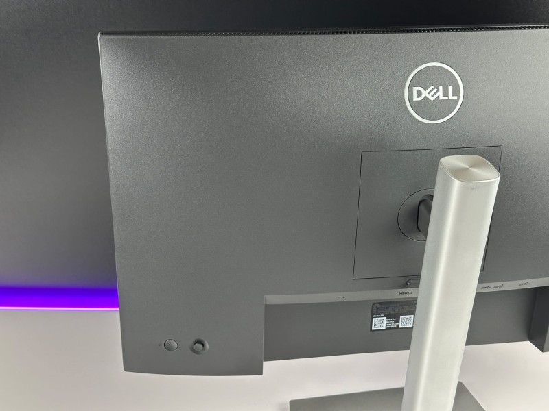 DELL P2422H 23.8 FHD – ergonomiczny monitor z czytelnym obrazem i funkcją ComfortView Plus, idealny do pracy biurowej i domowego stanowiska (2).JPG