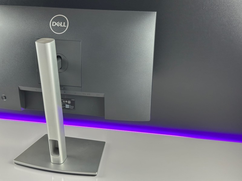 Monitor DELL P2222H 21.5 FHD – doskonały obraz, redukcja niebieskiego światła i pełna regulacja pozycji. Komfort pracy każdego dnia (10).JPG