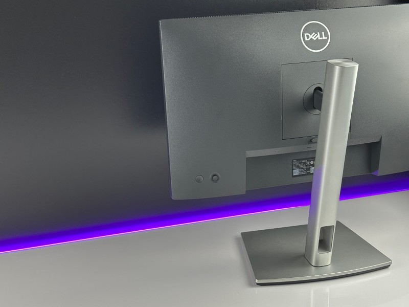 Monitor DELL P2222H 21.5 FHD – doskonały obraz, redukcja niebieskiego światła i pełna regulacja pozycji. Komfort pracy każdego dnia (11).JPG