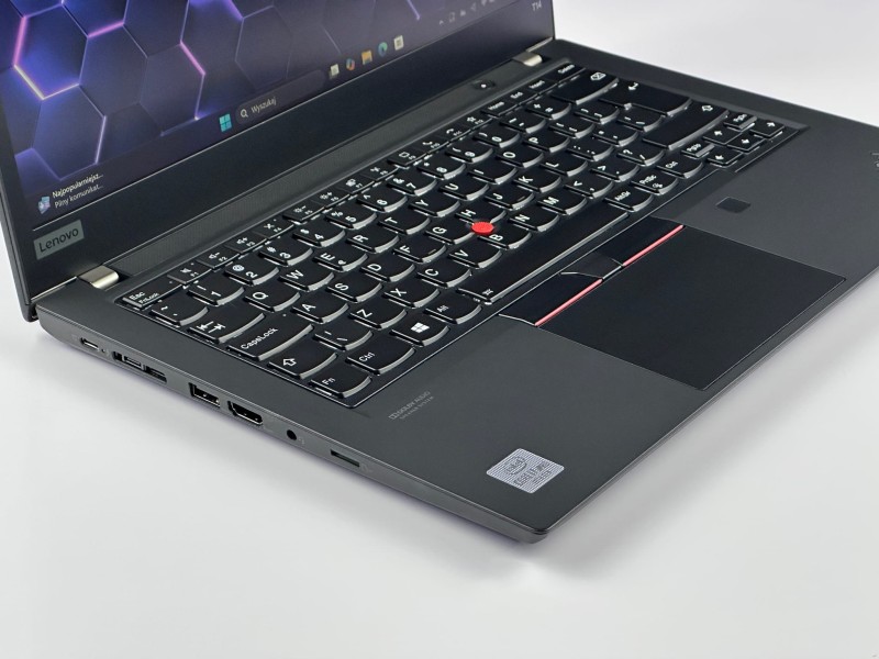 Lenovo ThinkPad T14 Gen 1 z i7-10610U i dotykową matrycą FHD to wydajny laptop biznesowy, łączący moc obliczeniową z wygodą obsługi dotykowej (6).JPG