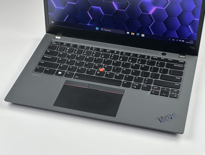 Lenovo ThinkPad T14s Gen 2 i7-1165G7 16GB RAM. Wydajny laptop biznesowy z ekranem FHD do analiz, dokumentów i pracy zdalnej. Lenovo ThinkPad T14s Gen 2 i7-1165G7 16GB RAM. Wydajny laptop biznesowy z ekranem FHD do analiz, dokumentów i pracy zdalnej.