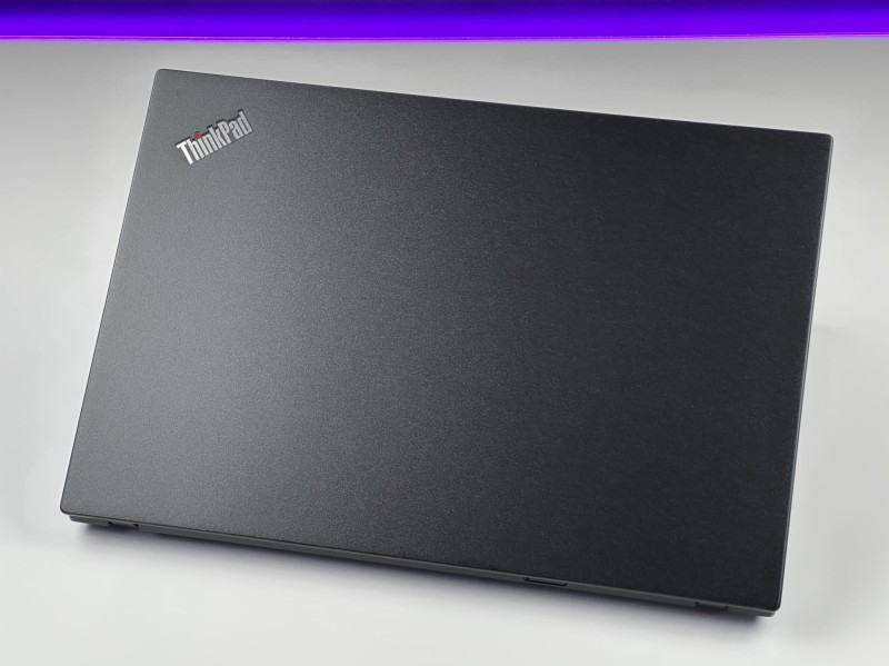 Lenovo ThinkPad T14s Gen 1 z i7-10510U, 16GB RAM, FHD i modemem LTE – lekki i wydajny laptop biznesowy stworzony do mobilnej pracy w terenie (1).JPG