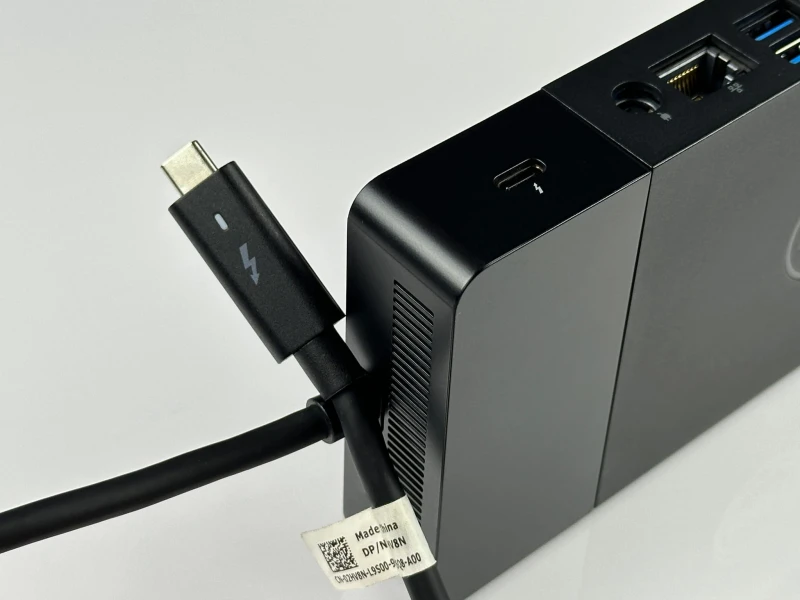 Stacja dokująca Dell WD19TB z zasilaczem 130W – zaawansowana stacja Thunderbolt zapewniająca szybkie ładowanie i szerokie możliwości podłączeń (8).JPG