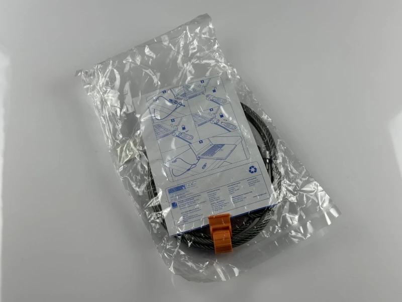 Linka zabezpieczająca Kensington MicroSaver (OPU266) – stalowa linka, obrotowa głowica i technologia anty‑pick. Pewne zabezpieczenie laptopa.