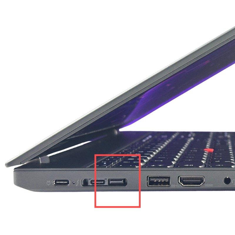 Adapter Lenovo ThinkPad Ethernet (01YU026) – kompaktowe rozwiązanie z portem RJ45. Szybki internet tam, gdzie zabrakło klasycznego złącza.