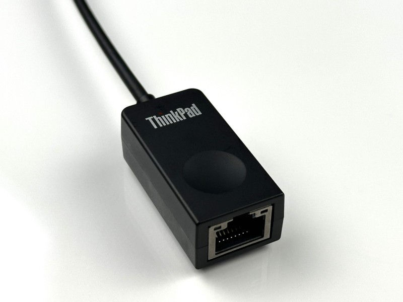 Adapter Lenovo ThinkPad Ethernet (01YU026) – kompaktowe rozwiązanie z portem RJ45. Szybki internet tam, gdzie zabrakło klasycznego złącza.