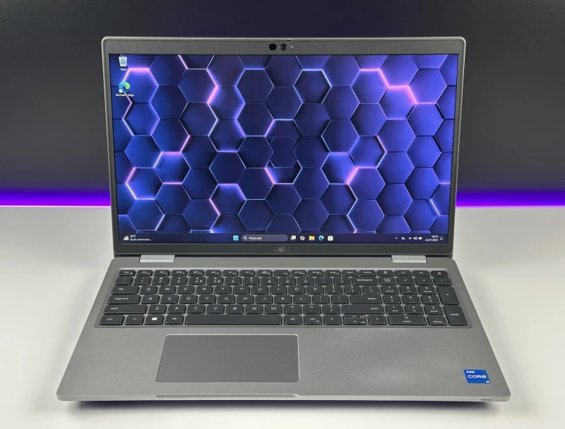 Dell Latitude 5530 – i5-1235U i matryca FHD 15.6". Biznesowy laptop z klawiaturą US (popularną w Polsce). Idealny do pracy biurowej i mobilnej.