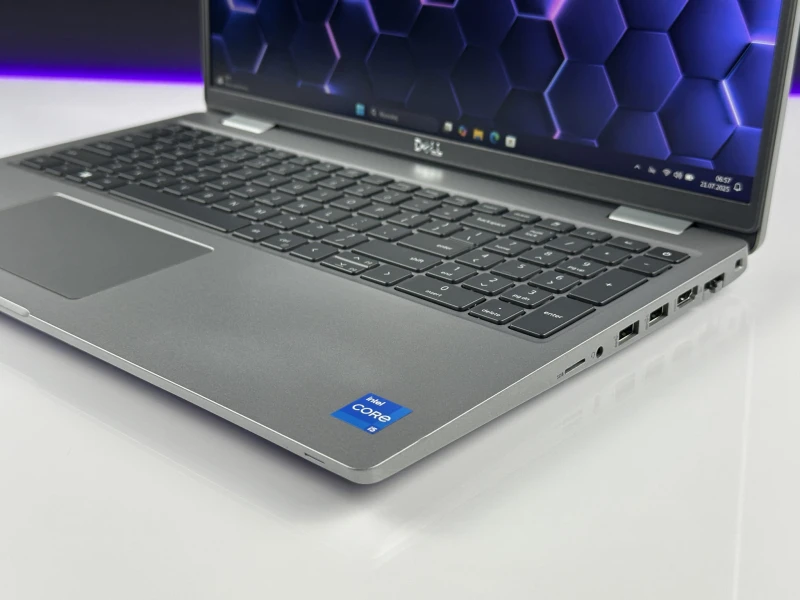 Dell Latitude 5530 – i5-1235U i matryca FHD 15.6". Biznesowy laptop z klawiaturą US (popularną w Polsce). Idealny do pracy biurowej i mobilnej.