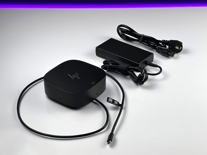 HP USB-C Dock G5 – wszechstronna stacja dokująca z wieloma portami. Ułatwia podłączenie urządzeń i szybkie ładowanie, idealna do efektywnej pracy.