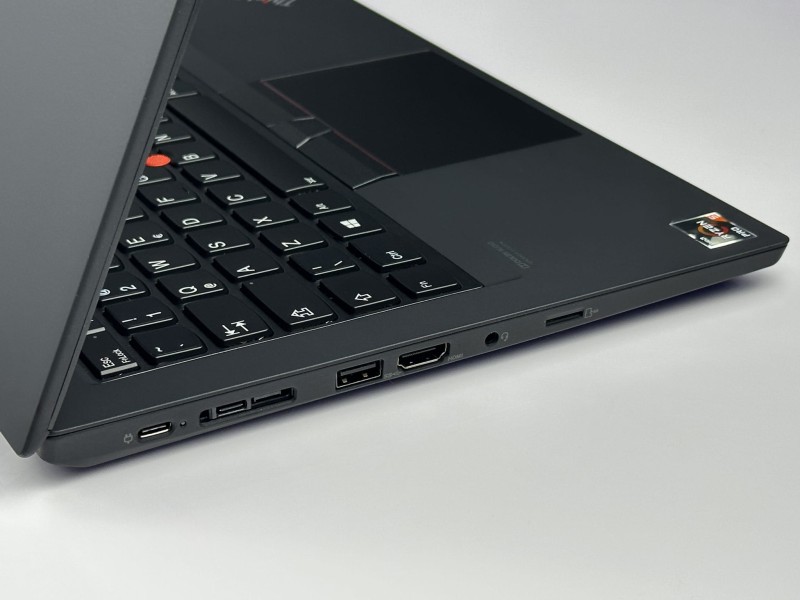 Lenovo ThinkPad T14 Gen 1 - Ryzen 5 4650U, 14". Biznesowy laptop z wydajnym procesorem AMD Ryzen PRO, idealny do pracy biurowej i mobilnej.
