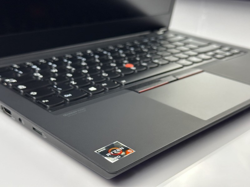 Lenovo ThinkPad T14 Gen 1 - Ryzen 5 4650U, 14". Biznesowy laptop z wydajnym procesorem AMD Ryzen PRO, idealny do pracy biurowej i mobilnej. Lenovo ThinkPad T14 Gen 1 - Ryzen 5 4650U, 14". Biznesowy laptop z wydajnym procesorem AMD Ryzen PRO, idealny do pracy biurowej i mobilnej.