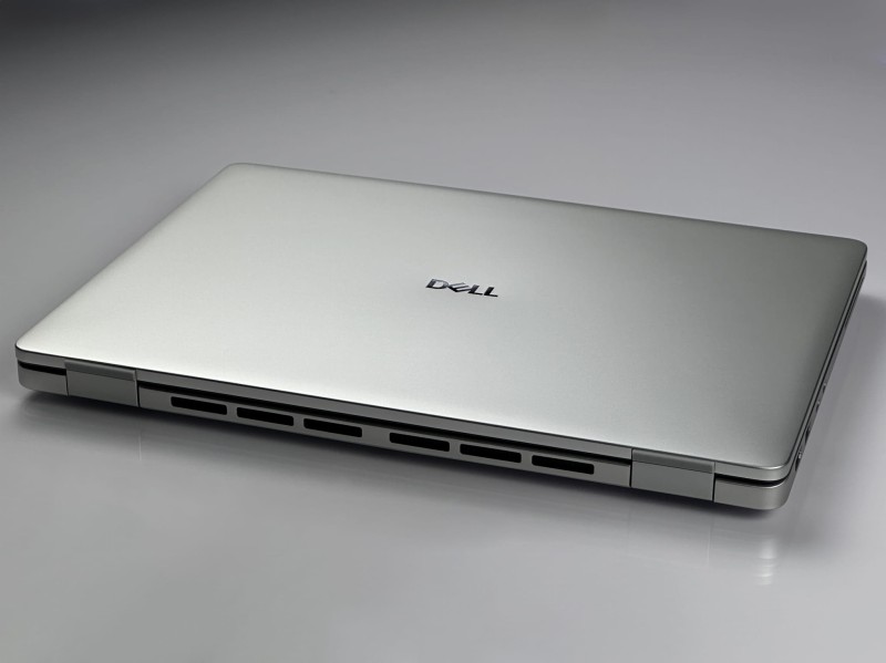 Dell Pro 13 Plus PB13250 z procesorem Intel Ultra 5 235U i matrycą FHD+. Nowoczesny, lekki i wydajny laptop idealny do pracy i codziennego użytku (1).JPG