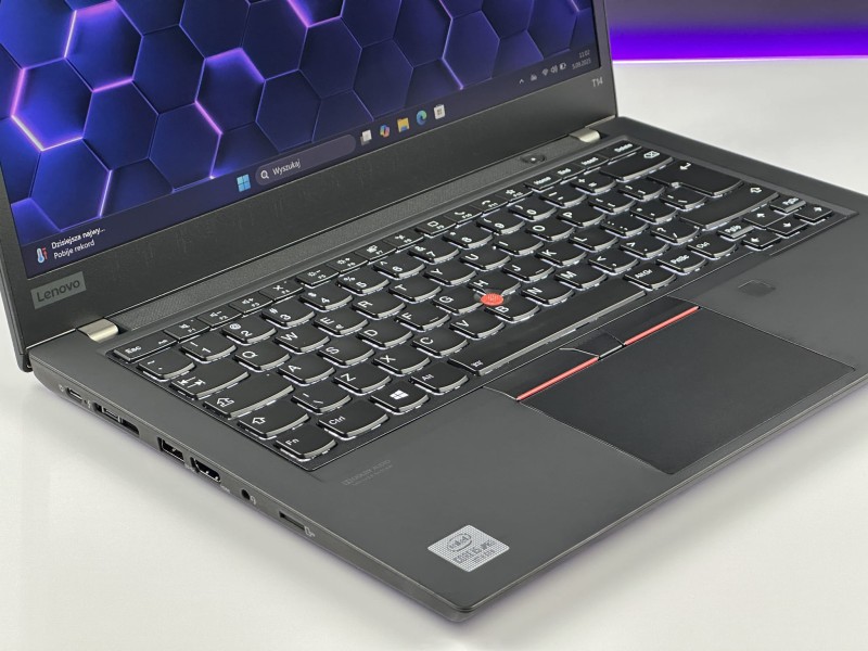 Lenovo ThinkPad T14 Gen 1 z Intel i5-10310U – szybka, niezawodna praca i mobilność w eleganckim wydaniu, idealna do codziennych wyzwań (6).JPG