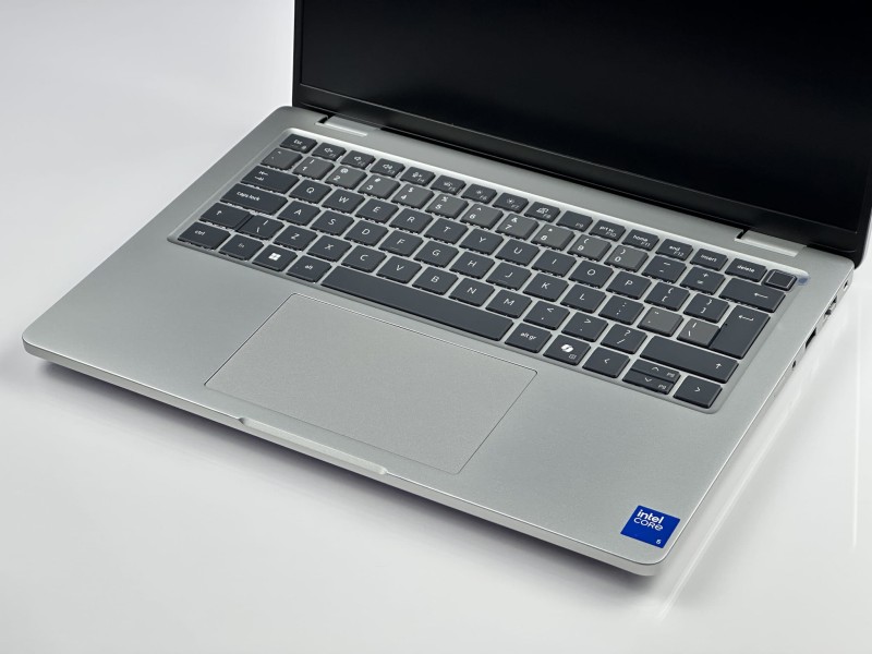 Dell Pro 14 Plus PB14250 Intel Core 5 220U – nowoczesny, lekki laptop biznesowy łączący wydajność z mobilnością, idealny do codziennej pracy i nauki.JPG