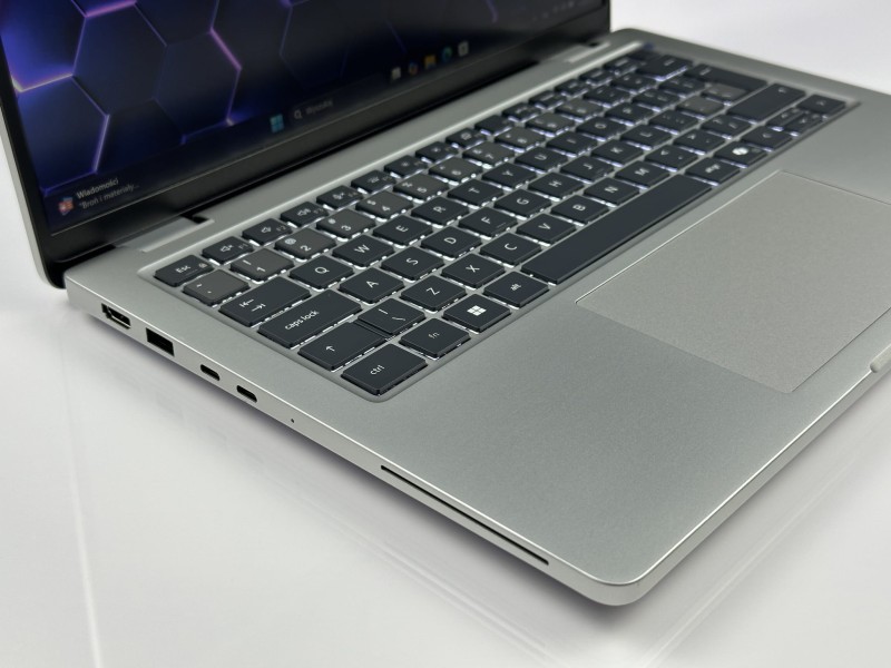 Dell Pro 14 Plus PB14250 Intel Core 5 220U – nowoczesny, lekki laptop biznesowy łączący wydajność z mobilnością, idealny do codziennej pracy i nauki.JPG