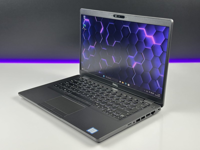 Dell Latitude 5400 z i5-8365U i FHD – solidny laptop biznesowy, który zapewnia wydajność, niezawodność i wygodę pracy w biurze oraz w podróży.