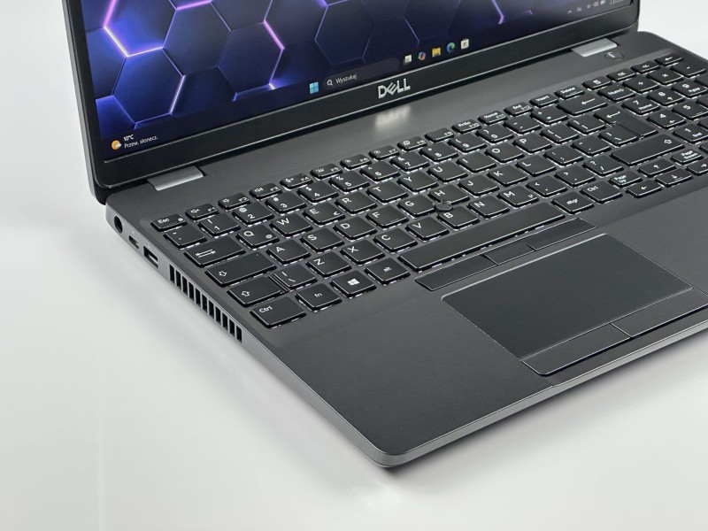 Dell Latitude 5500 i5-8265U, 15.6", LTE – laptop do pracy zdalnej, biura i internetu. Idealny do wideokonferencji, dokumentów i codziennych zadań.