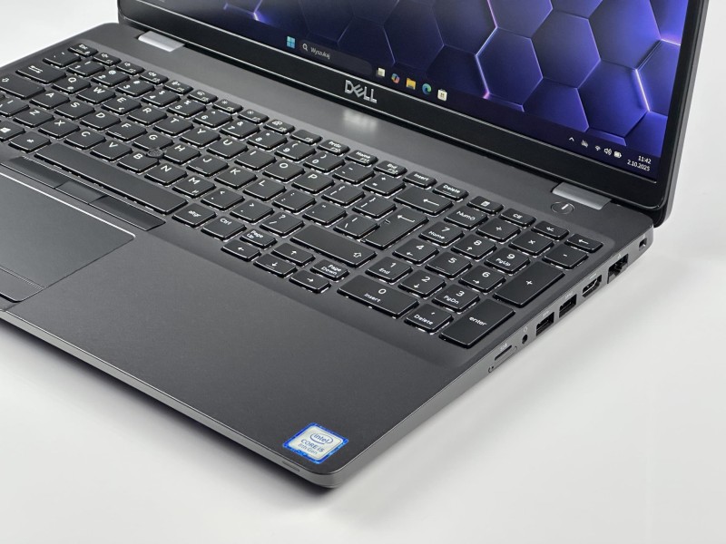 Dell Latitude 5500 i5-8265U, 15.6", LTE – laptop do pracy zdalnej, biura i internetu. Idealny do wideokonferencji, dokumentów i codziennych zadań.