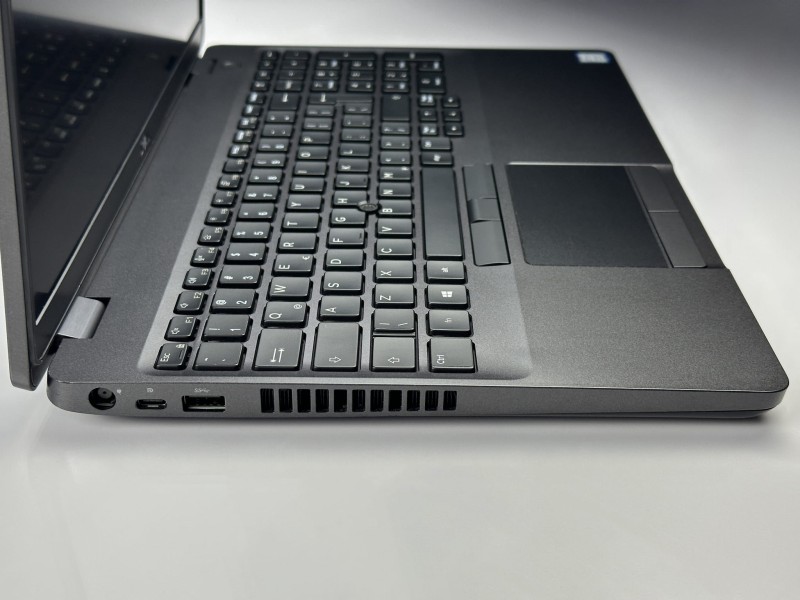 Dell Latitude 5500 i5-8265U, 15.6", LTE – laptop do pracy zdalnej, biura i internetu. Idealny do wideokonferencji, dokumentów i codziennych zadań.