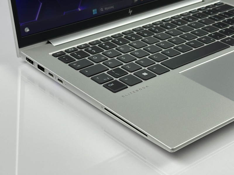 HP EliteBook 840 G9 – moc i prywatność w jednym! i7-1270P, matryca FHD+ z filtrem prywatyzującym – komfortowo i bezpiecznie gdziekolwiek jesteś (4).JPG