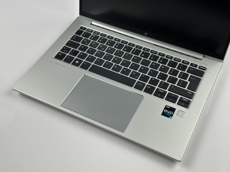 HP EliteBook 840 G9 – moc i prywatność w jednym! i7-1270P, matryca FHD+ z filtrem prywatyzującym – komfortowo i bezpiecznie gdziekolwiek jesteś (12).JPG