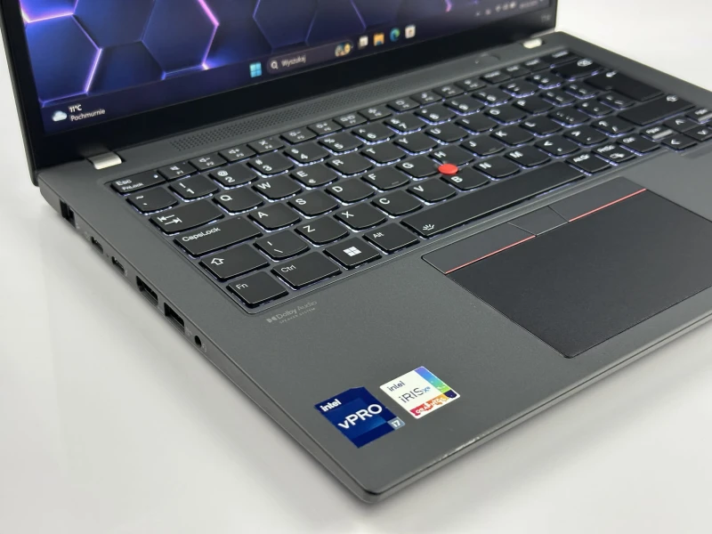 Lenovo ThinkPad T14 Gen 3 z i7-1270P – nowoczesny laptop biznesowy klasy premium, łączący wysoką wydajność, solidność i mobilność w pracy.