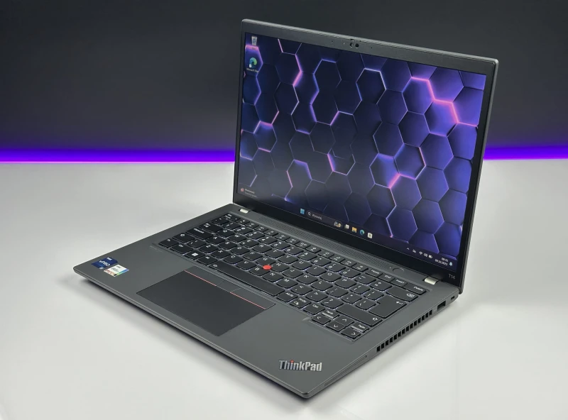 Lenovo ThinkPad T14 Gen 3 z i7-1270P – nowoczesny laptop biznesowy klasy premium, łączący wysoką wydajność, solidność i mobilność w pracy.